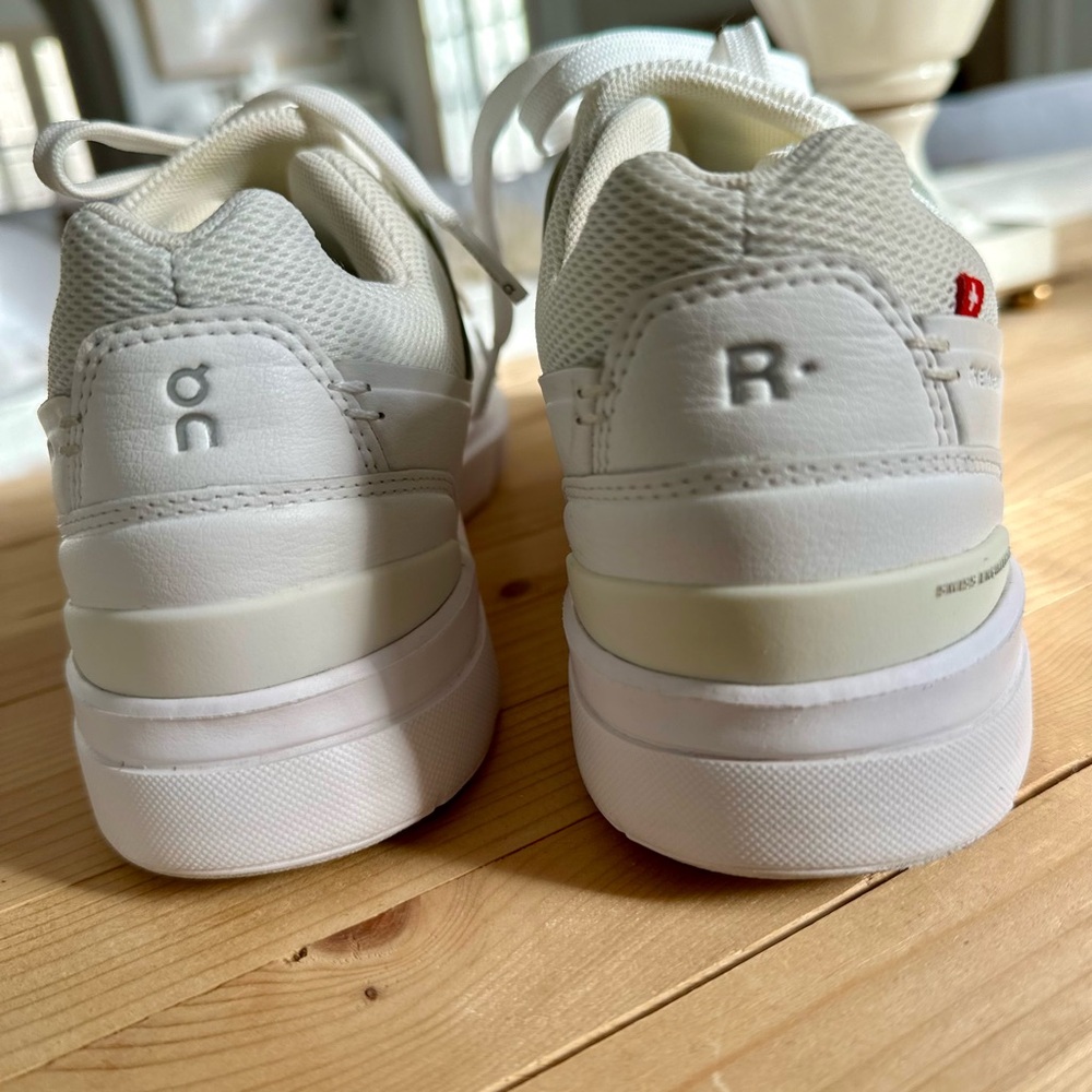 On The Roger Advantage Shoe - Picture 9 of 10